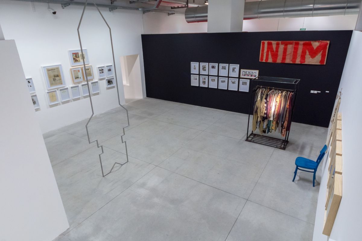 installation-view-non-aligned-modernity-exhibition-photos-by-andrej-sapric-41