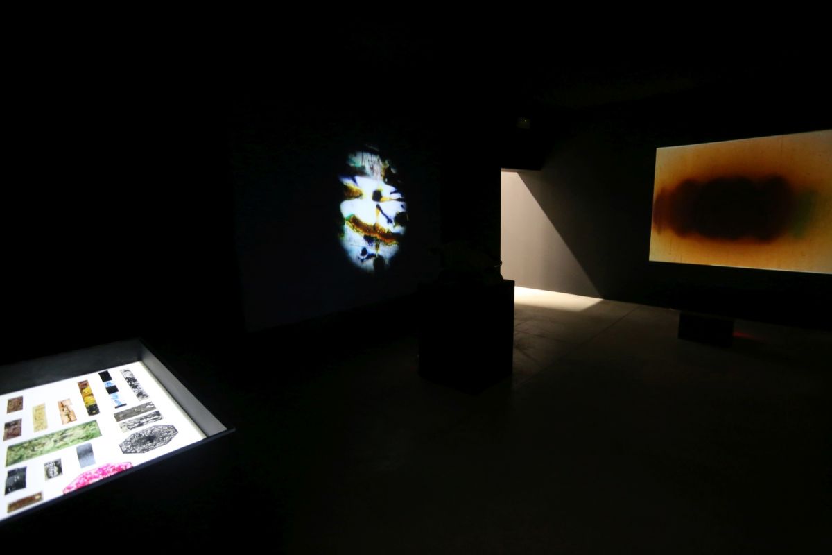 installation-view-non-aligned-modernity-exhibition-photos-courtesy-of-marinko-sudac-collection-archive-21