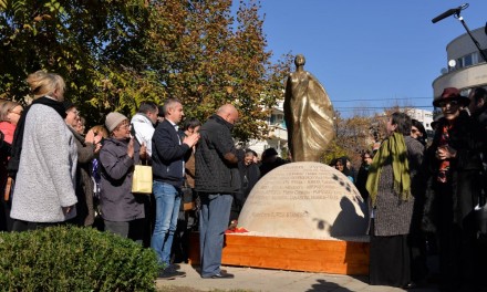 Monument în amintirea victimelor #Colectiv