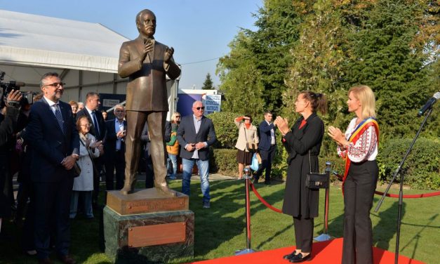 Statuia prințului Rainier al III-lea de Monaco @ Parcul Circului