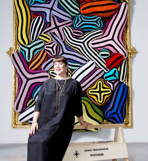 Celebra artistă portugheză Joana Vasconcelos vizitează România, la invitația Institutului Cultural Român   