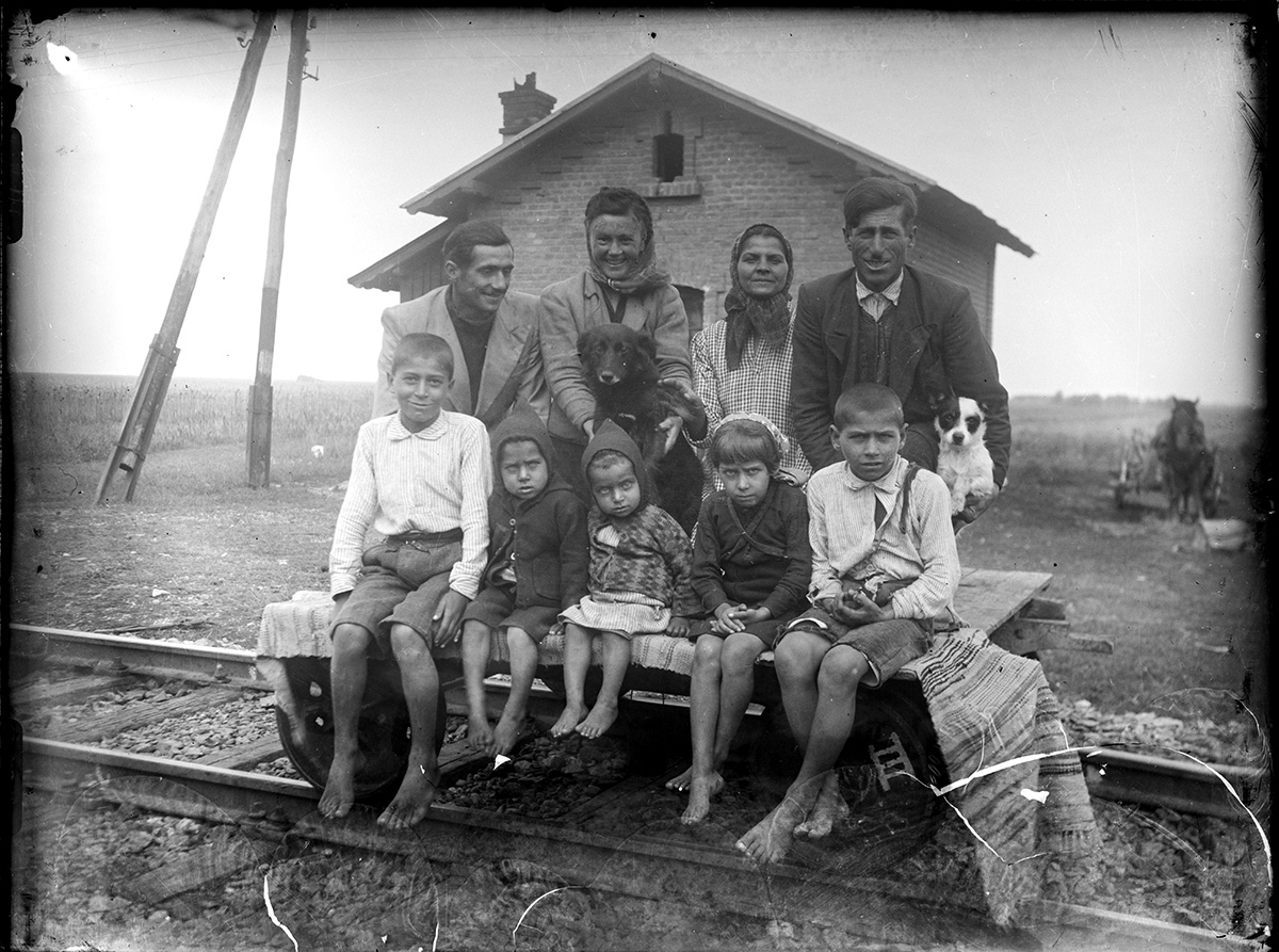 „Ţara moartă”, cel mai de succes documentar românesc al anului 2017, disponibil pe DVD