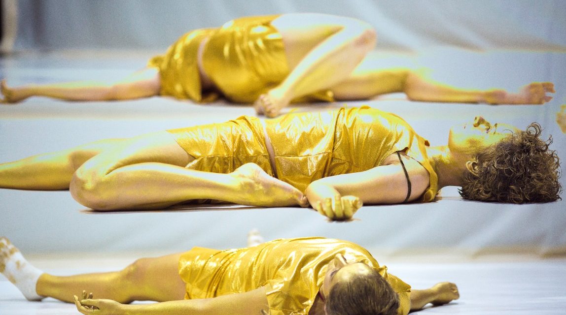 „A truth, a lie and a list of possibilities” – un nou spectacol de dans contemporan creat de Andreea Novac