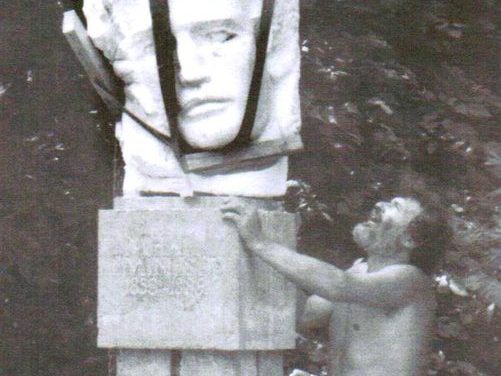Monumentul Eminescu de Nicăpetre, Hamilton-Câmpul Românesc, august 1989