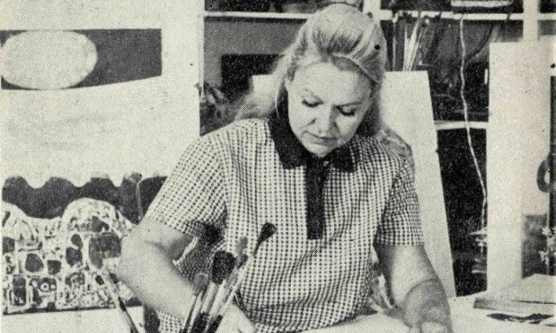 Emilia Dumitrescu la masa de lucru, 1970