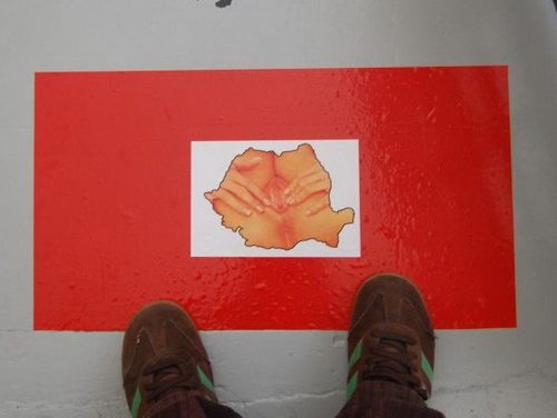 Uniunea Artiştilor Plastici din România şi Galeria Atelier 35 regretă reacţiile apărute ca urmare a expoziţiei „Euromaniac” semnată de Benedek Levente şi se delimitează ferm de acestea