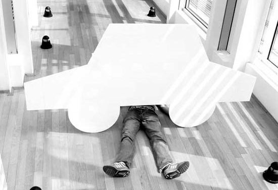 Lucrarea lunii: Vlad Nanca/ Happy Sunday/ instalatie si performance @ MNAC