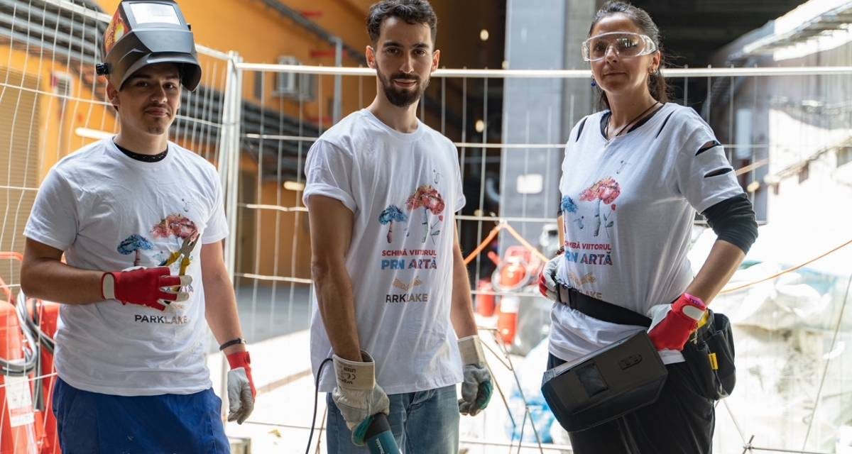 Schimbă viitorul prin artă – sculpturi realizate integral din plastic reciclat