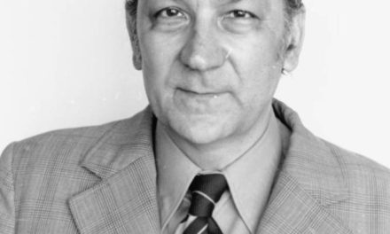 Scriitorul Alexandru Baciu, secretar general de redacție la revista Secolul 20, `80