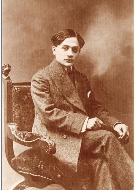 Tristan Tzara, fotografie tip carte poștală, cca. 1912