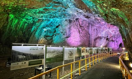 Expoziție despre istoria turismului montan organizată în inima Bucegilor