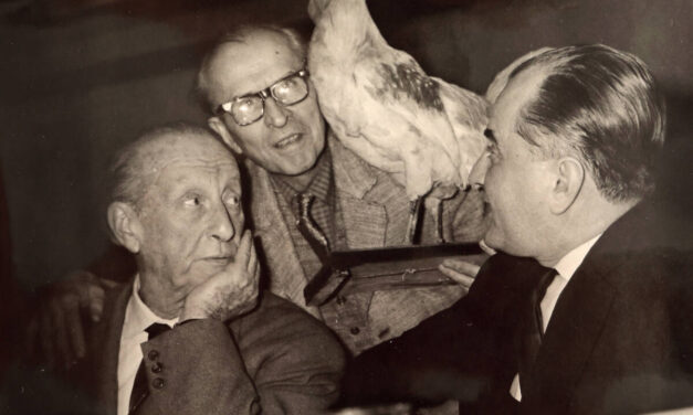 Aniversarea de 70 de ani a jurnalistului Felix Brunea-Fox, alături de Gheorghe Dinu (Ștefan Roll), Geo Bogza, Georghe Macovescu, Zaharia Stancu, Eugen Jebeleanu, în restaurantul ”La Doi Cocoși”, ianuarie 1968