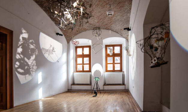 Expoziție Ana Toma „Caietul de atelier – Tomagraph” @ Casa cu Lei din Bistrița