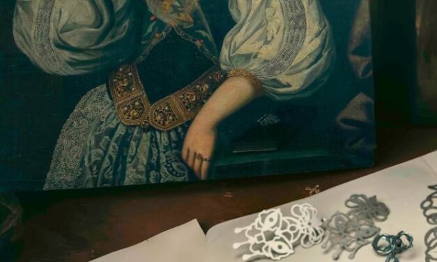 Patrimoniul și industriile creative se întâlnesc la Muzeul de Artă Brașov în expoziția „Ecouri ale prestigiului”