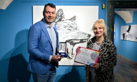 Gabriela Culic primeste Diploma de Excelenta si Medalia Muzeului National Brukenthal