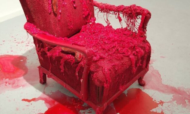 Anatomia gândului, caligrafia materiei – despre expoziția „Dialectica substanței” – text de Petruța-Iulia Luchian