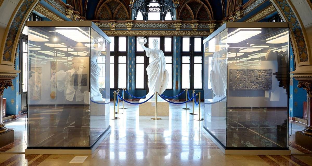 Zeci de artiști români și străini la expozițiile Romanian Creative Week 2026